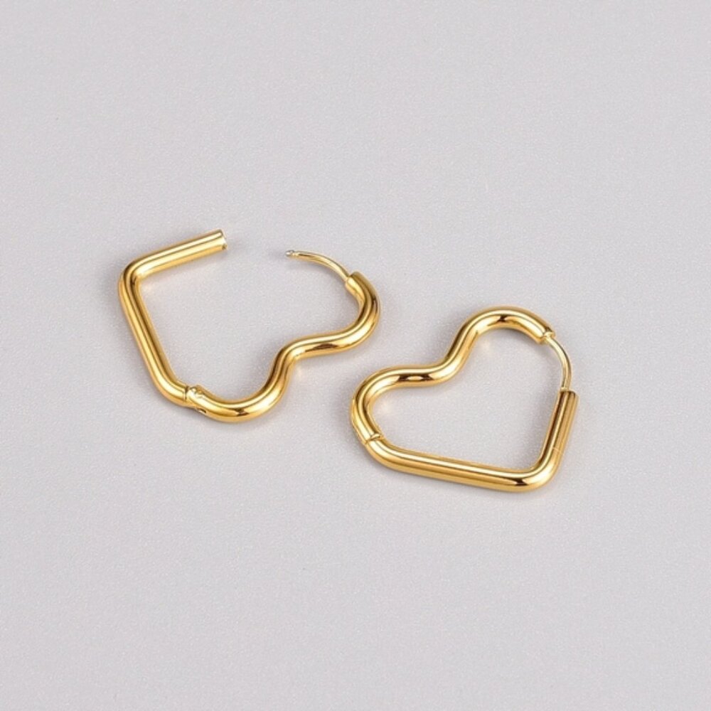 New! Madewell Amour 18K Gold Plated Heart Huggie Earrings (1069) NWOT